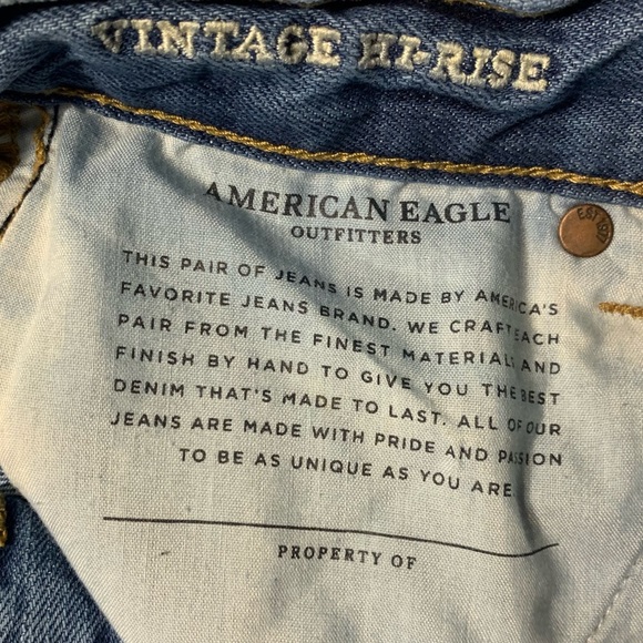 Vintage High Rise Ripped Jeans - Picture 4 of 5